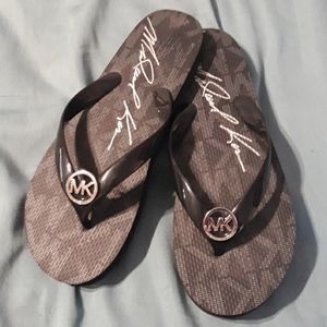 Micheal kors black flip flops